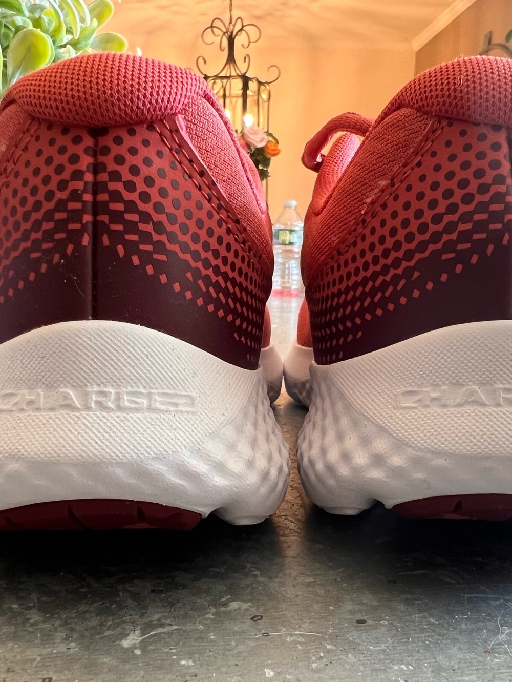 Under Armour Charged Rogue Sneakers Youth 6 Women’s 7.5 Coral Red Athletic Shoes - Picture 6 of 9